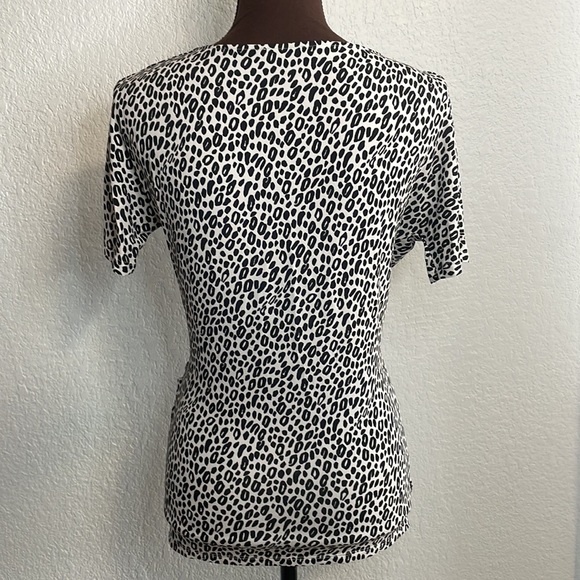 NWOT MaxMara Italy Cream Black Cheetah Print Faux Wrap Blouse IT 42 US S - Picture 3 of 5